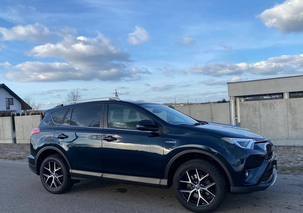 Toyota RAV4 cena 95900 przebieg: 105100, rok produkcji 2017 z Kolbuszowa małe 379